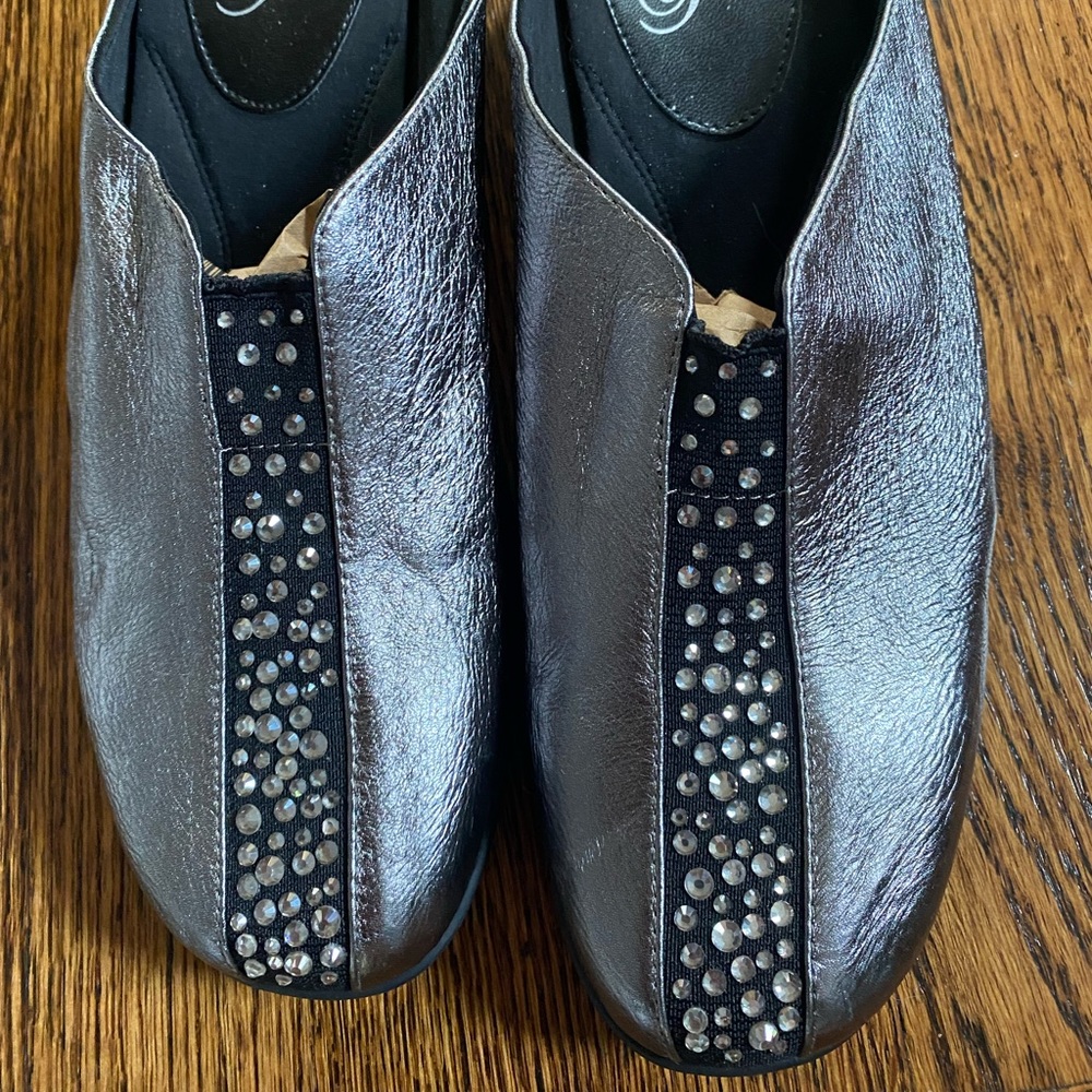 J. Renee good lightly used like new condition shoe